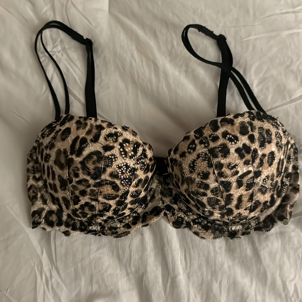 PINK Victoria’s Secret bra